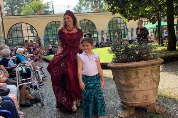 Sfilata con i bambini alla San Luigi Gonzaga